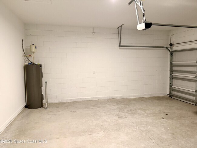 Building Photo - 917 Castleford Ave NE