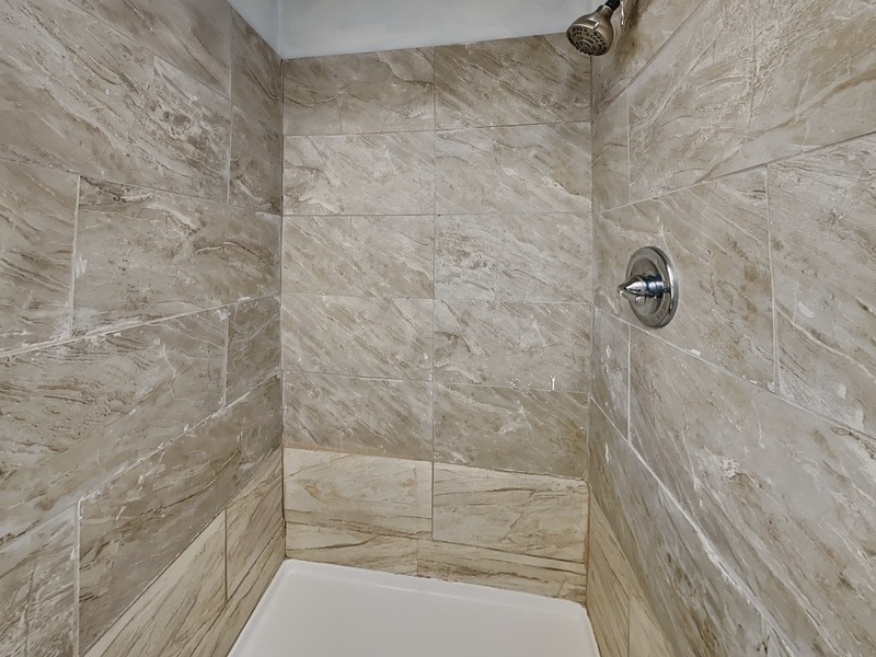 Building Photo - 115 S Grandview Ave