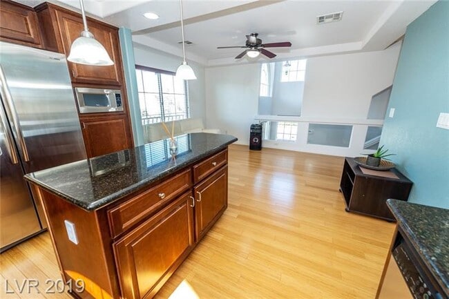 Building Photo - 8508 S Yellow Hawk Way
