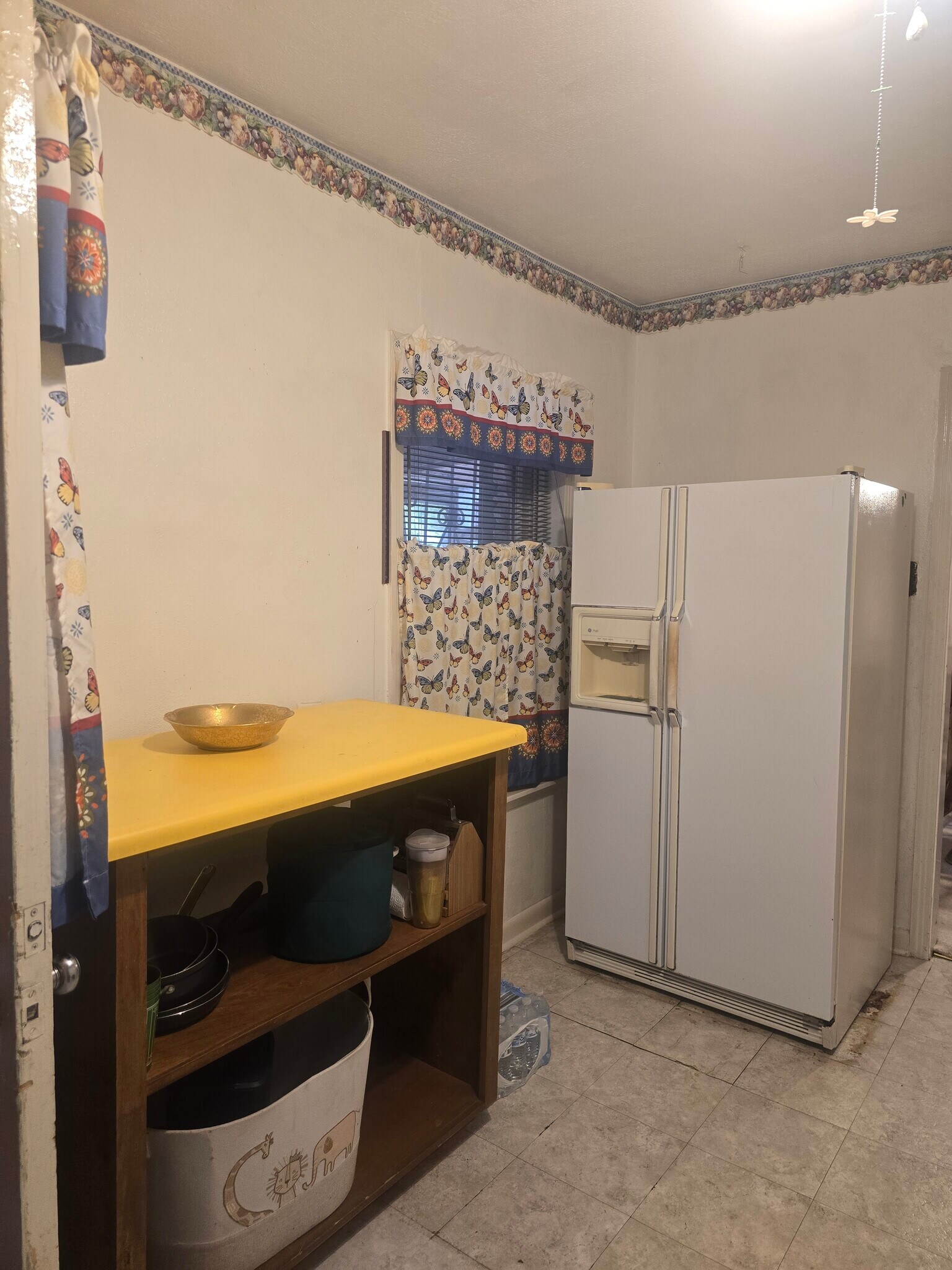 Building Photo - 3251 W Woodlawn Ave