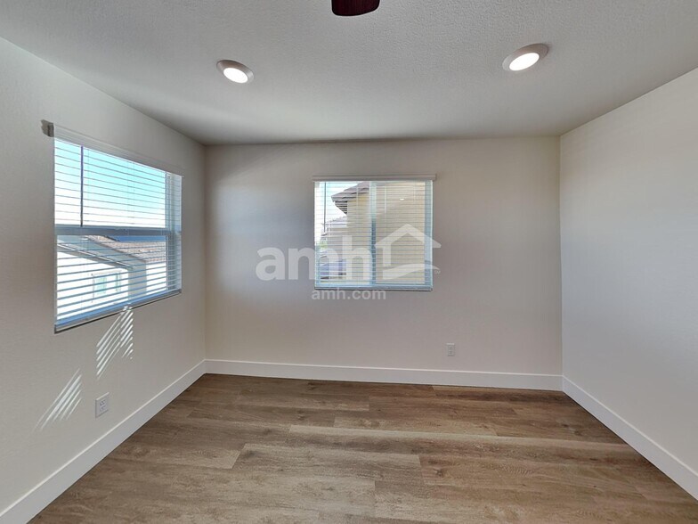 Building Photo - 10378 Beaver Tail St