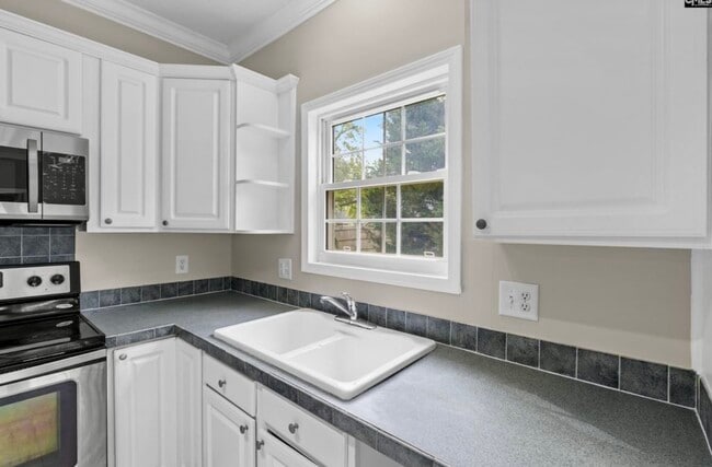 Building Photo - 4018 Mineral Springs Rd