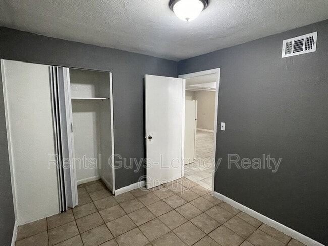 Building Photo - 1738 Wright Ave
