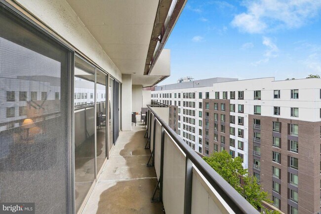 Building Photo - 5300 Columbia Pike