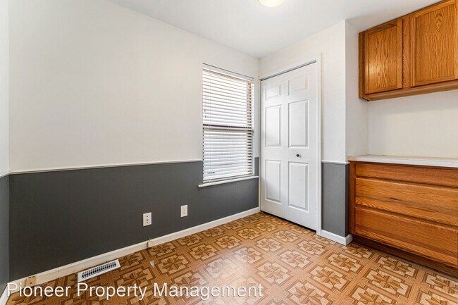 Building Photo - 3 br, 1 bath House - 3460 S. Marion St.