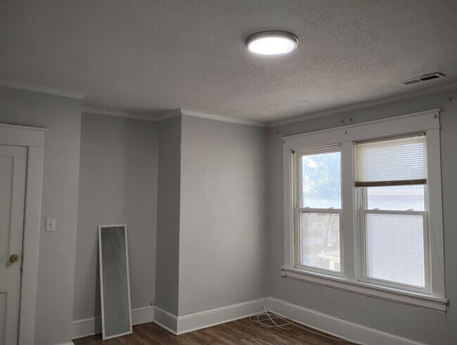 Building Photo - Maryland Ave