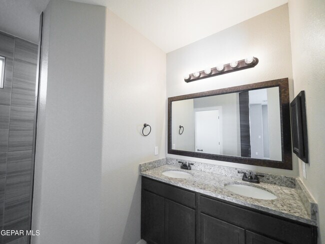 Building Photo - 14655 Pebble Hills Blvd