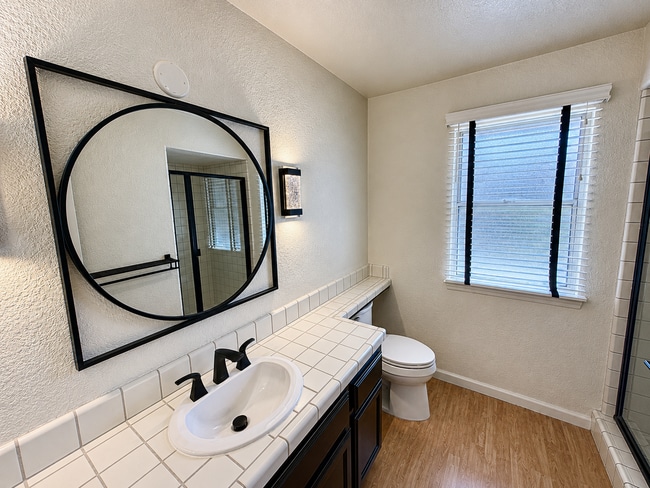 Building Photo - 8036 Glenbar Way