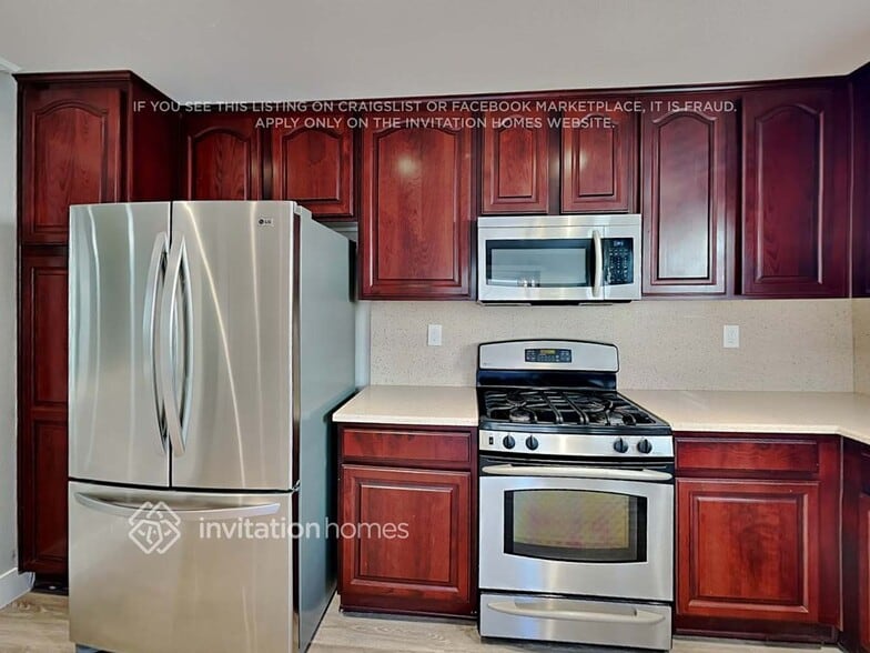 Building Photo - 704 St Keyne St