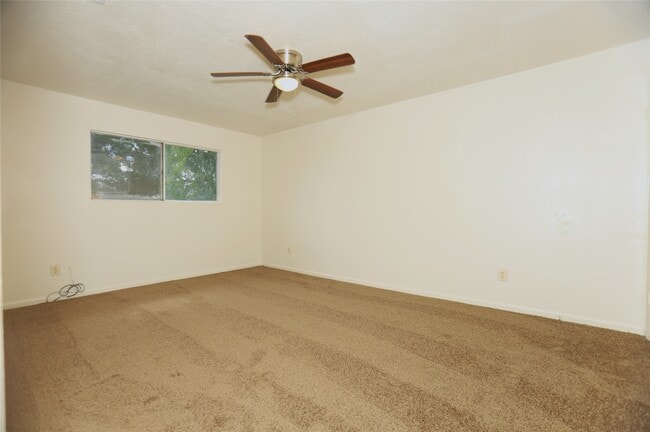 Building Photo - 1131 Gifford Rd