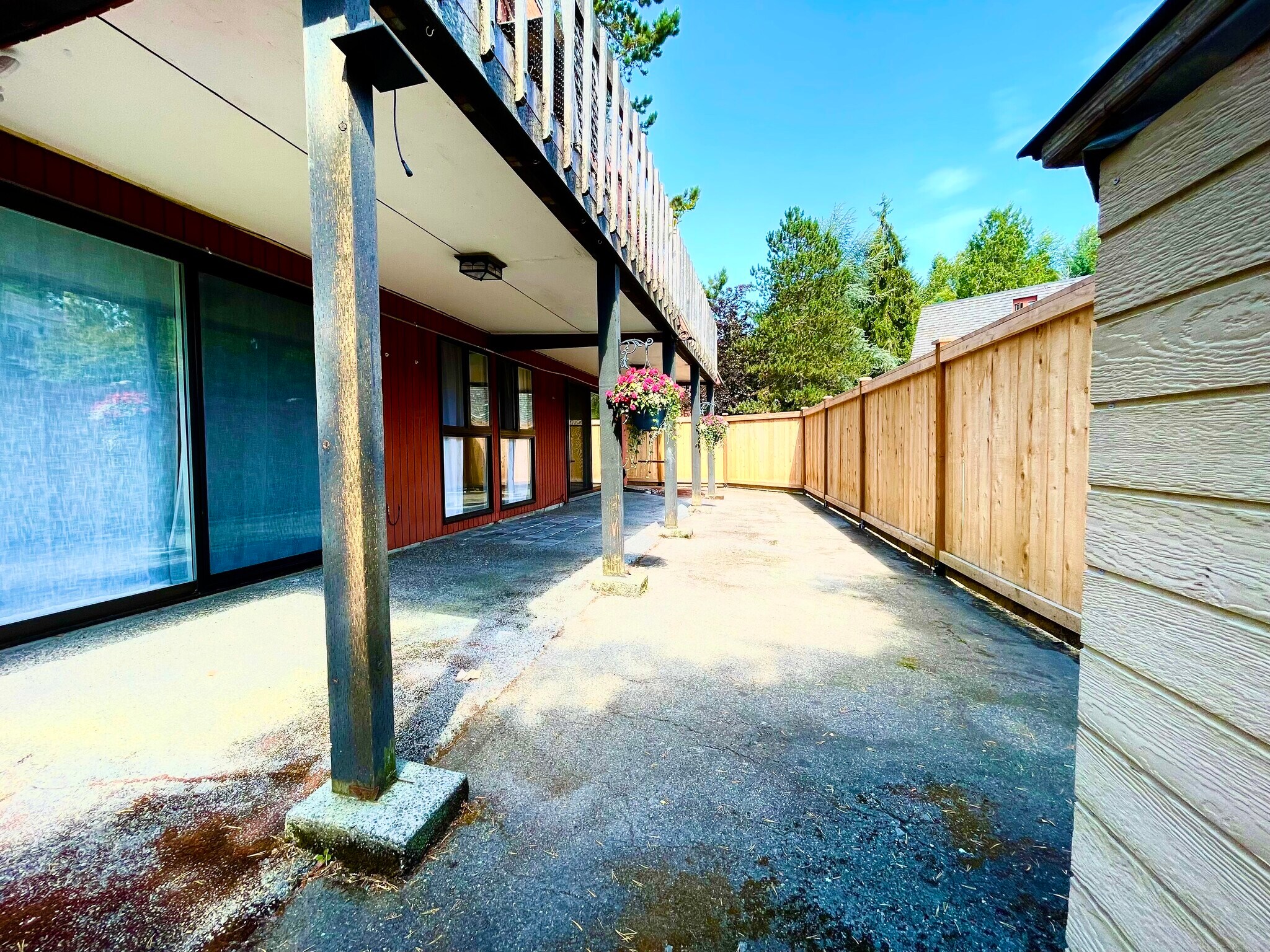 Building Photo - 10733 Burke Ave N