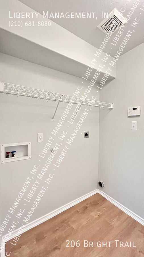 Building Photo - 206 Bright Trail