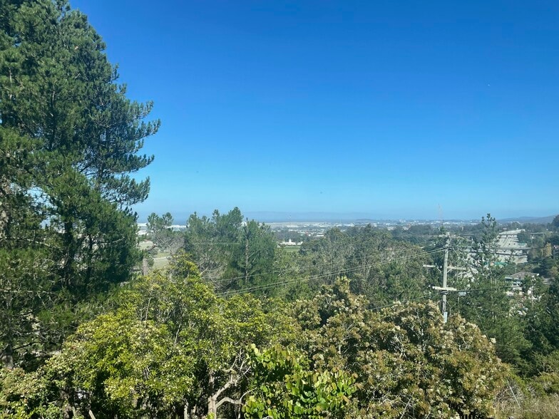 Building Photo - 191 Fernwood Dr