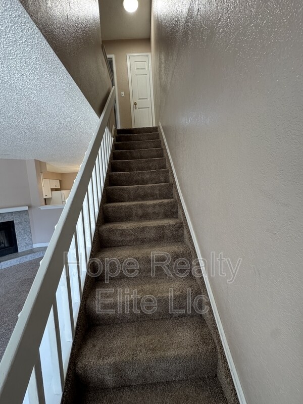 Building Photo - 2522 Knob Hill Ct