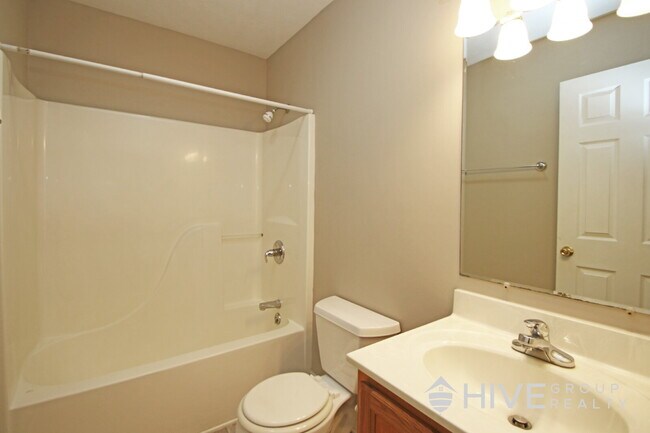 Building Photo - Welcome to your "home sweet home," perfectly situated just a few blocks from the heart of charmin...