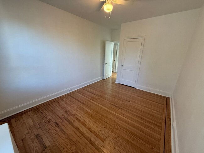 Building Photo - Spacious 3 Bedroom Townhome in Historic Ed...