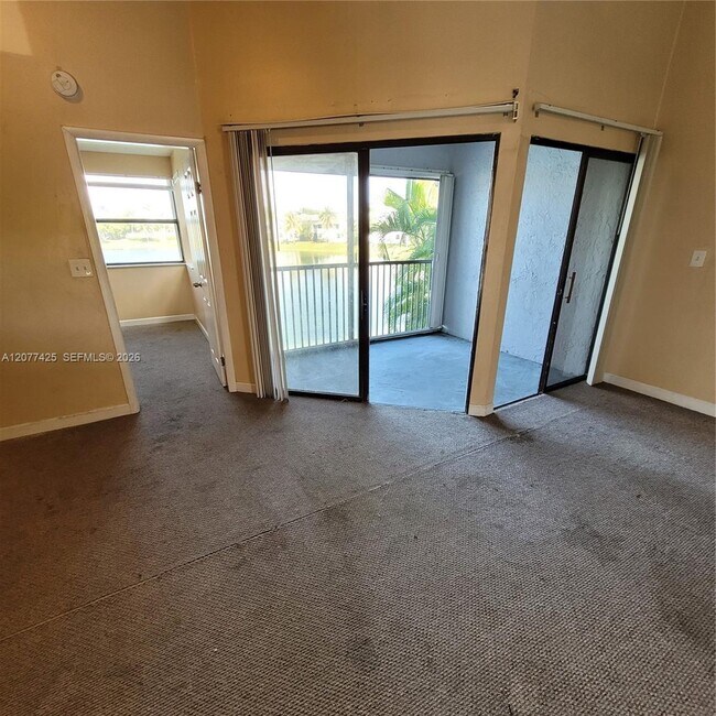 Building Photo - 1051 Jefferson Dr