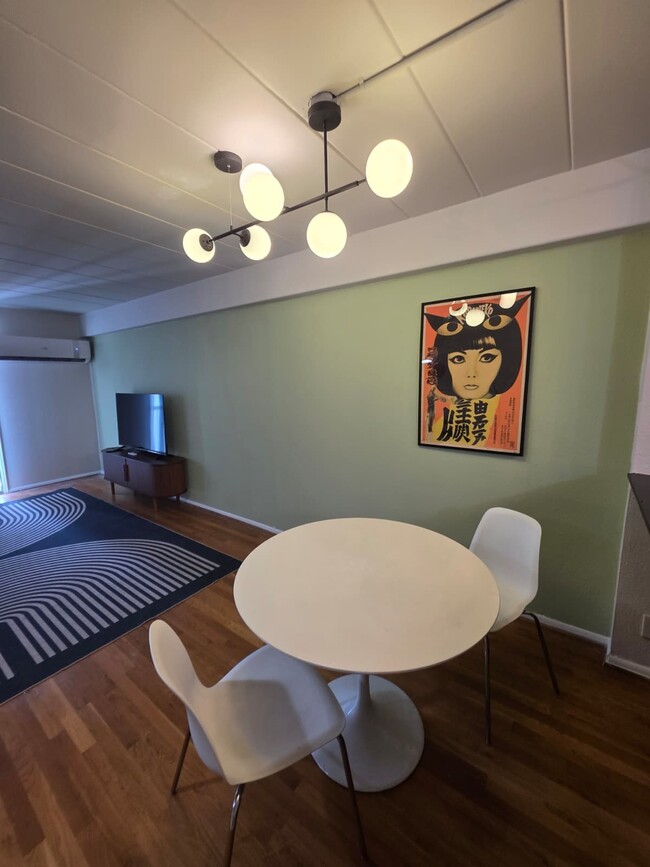 Building Photo - 5400 Memorial Dr