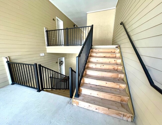 Building Photo - Fully-Furnished 3 Bedroom Condo in Smithton Crossing - Perfect for Traveling Professionals!