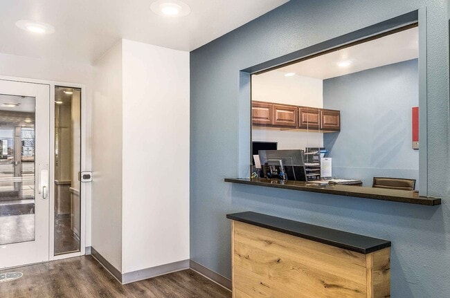 Building Photo - Furnished Studio-Las Cruces