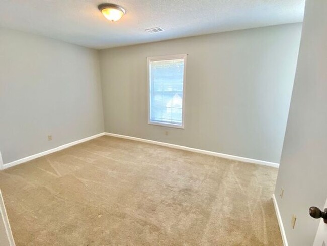 Building Photo - Now Leasing in Cordova, 4-Bedroom 2.5 Bath...