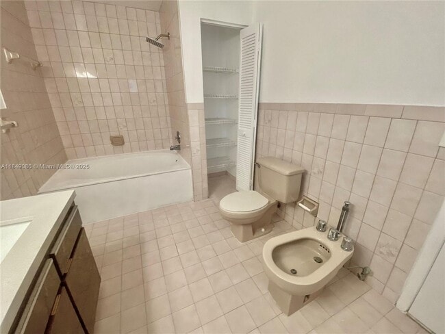 Building Photo - 10225 SW 144th Ct