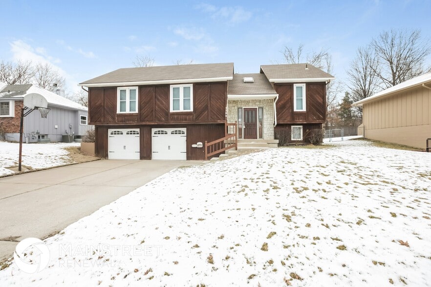 Building Photo - 1732 NE Ridgeview Dr