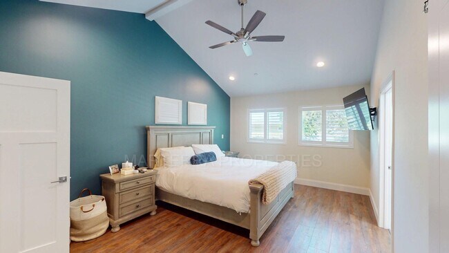 Building Photo - Beautiful home In Eastside Costa Mesa