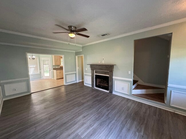 Building Photo - 1215 Arbor Hill Dr