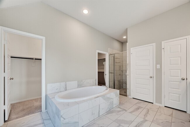 Building Photo - 3610 Brattain Dr