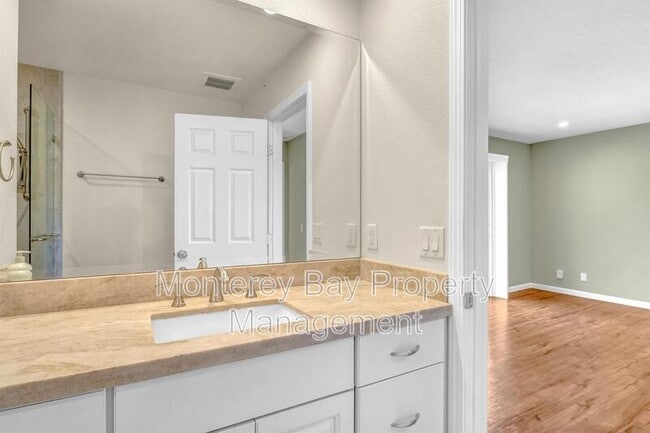 Building Photo - 1137 Mescal St