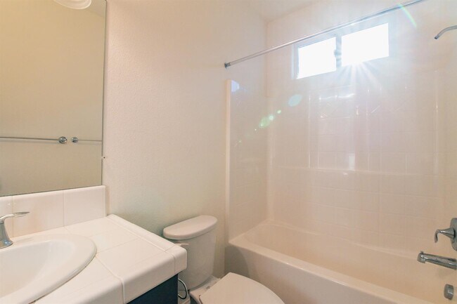 Building Photo - 3952 Serena Ave