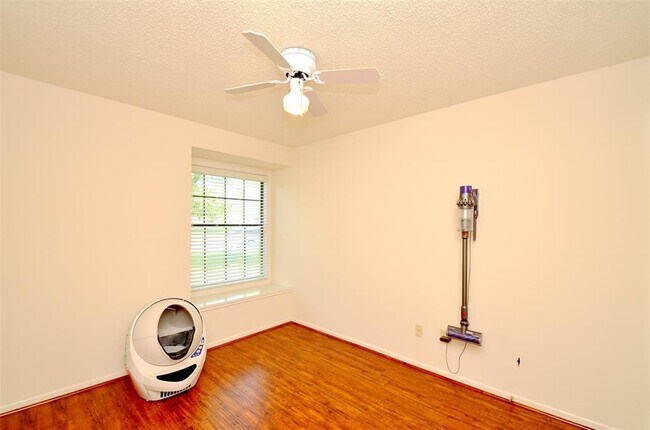 Building Photo - 3307 Long Hollow Ct