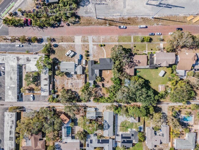 Building Photo - 29 Westwood Terrace N