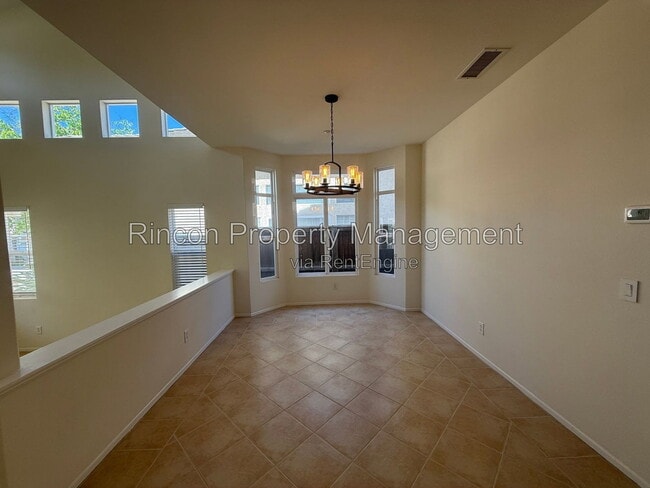 Building Photo - 4763 Templeton St