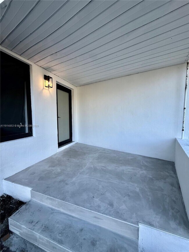 Building Photo - 12615 N Miami Ave