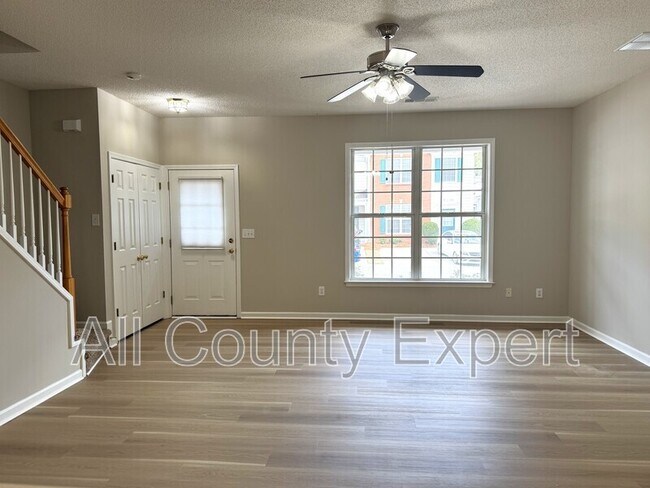 Building Photo - 4123 Howell Park Rd