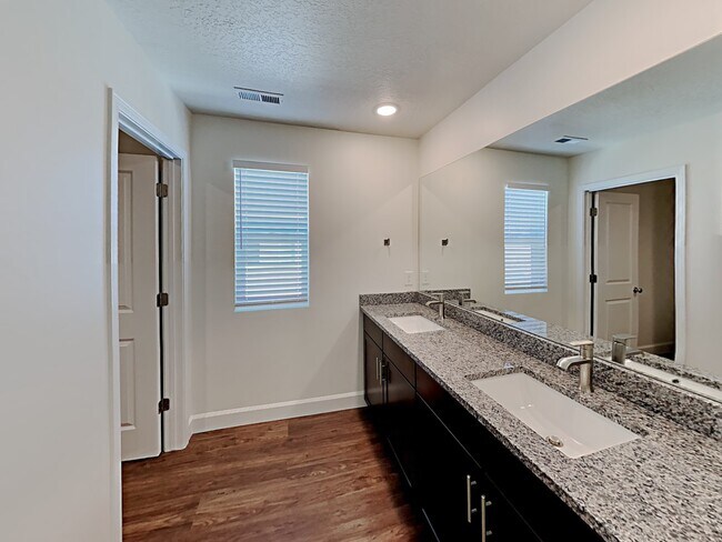 Building Photo - 1288 Rickshaw Ln