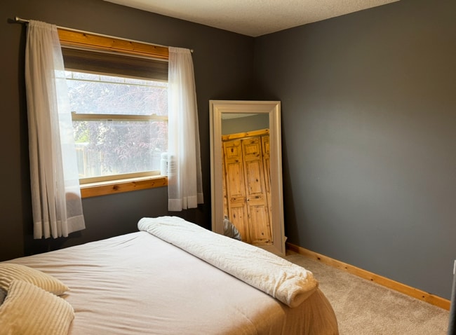 Building Photo - Beautiful West Kalispell Home