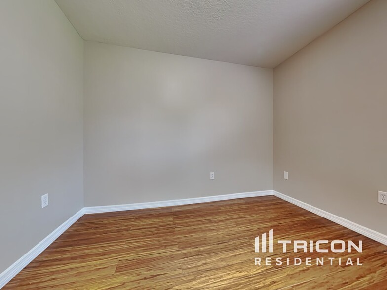 Building Photo - 18816 Litzau Ln