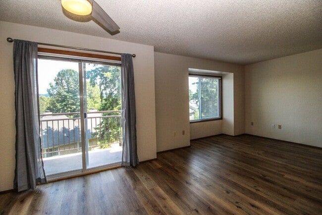 Building Photo - 12717 NE 170th Ln