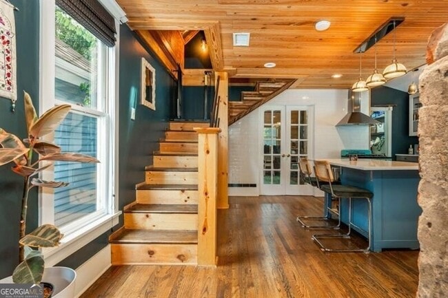 Building Photo - 154 Savannah St SE