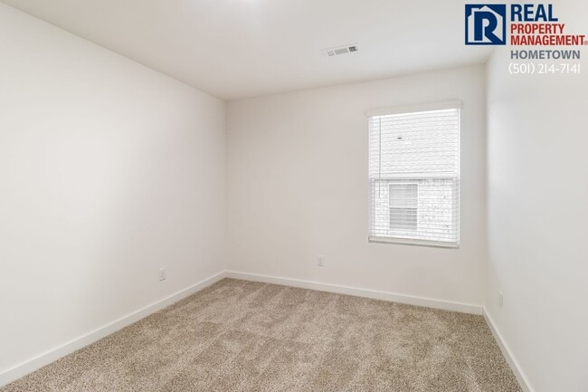 Building Photo - 108 E Fredonia Ct