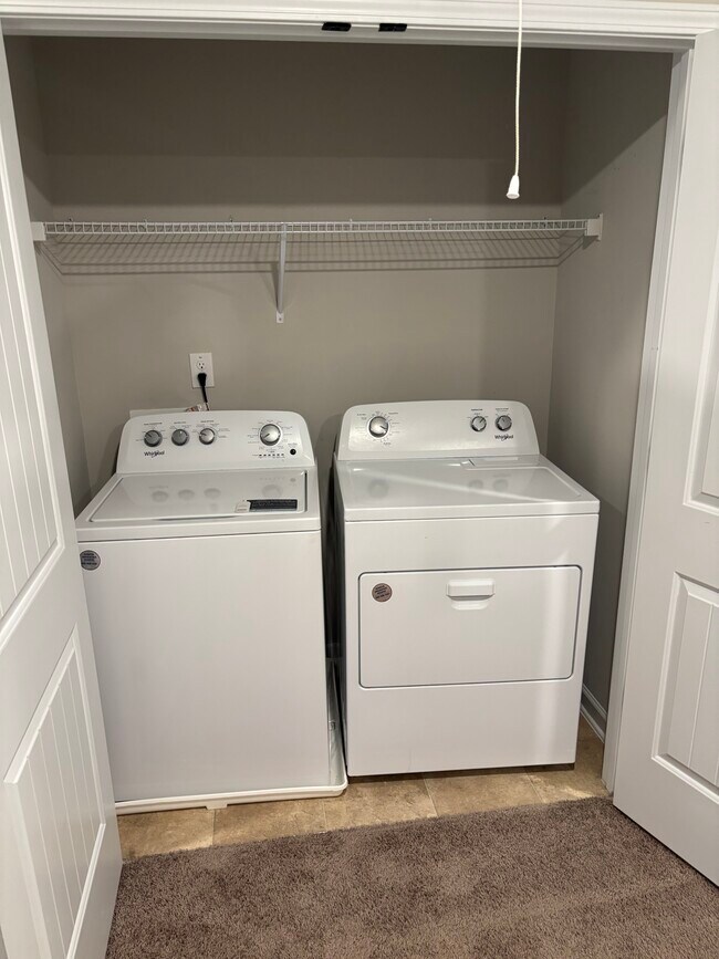 Building Photo - 7107 Chara Ln SW