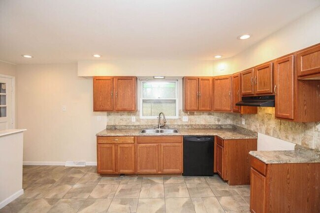 Building Photo - 7 Nordell Ct., Black Jack, MO 63033