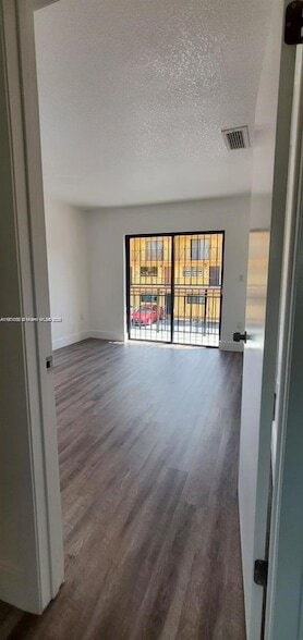 Building Photo - 5100 W 12th Ln