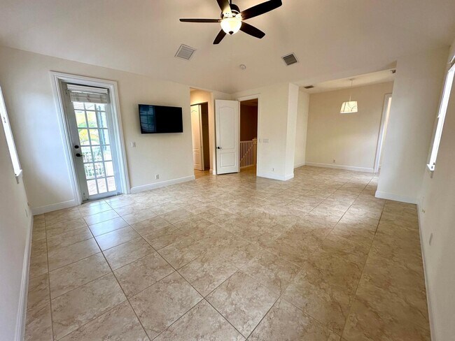 Building Photo - 224 W Bay Cedar Cir