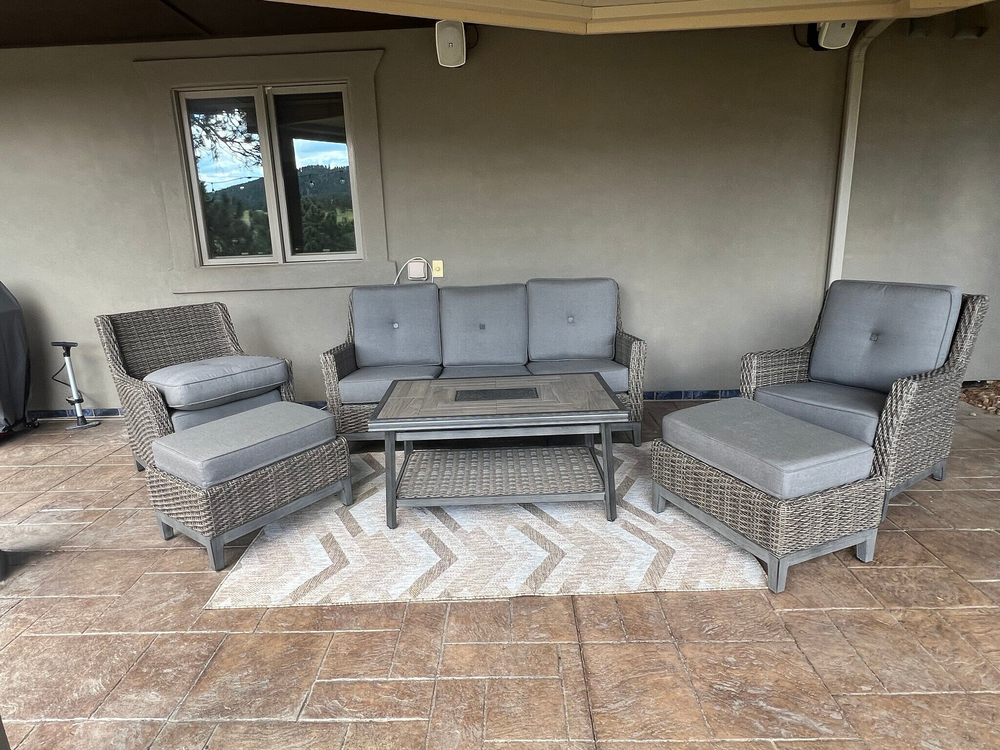 Building Photo - 24366 Cody Park Rd