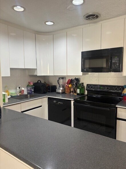 Building Photo - 50 Green St