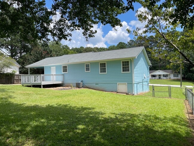 Building Photo - Ranch Home